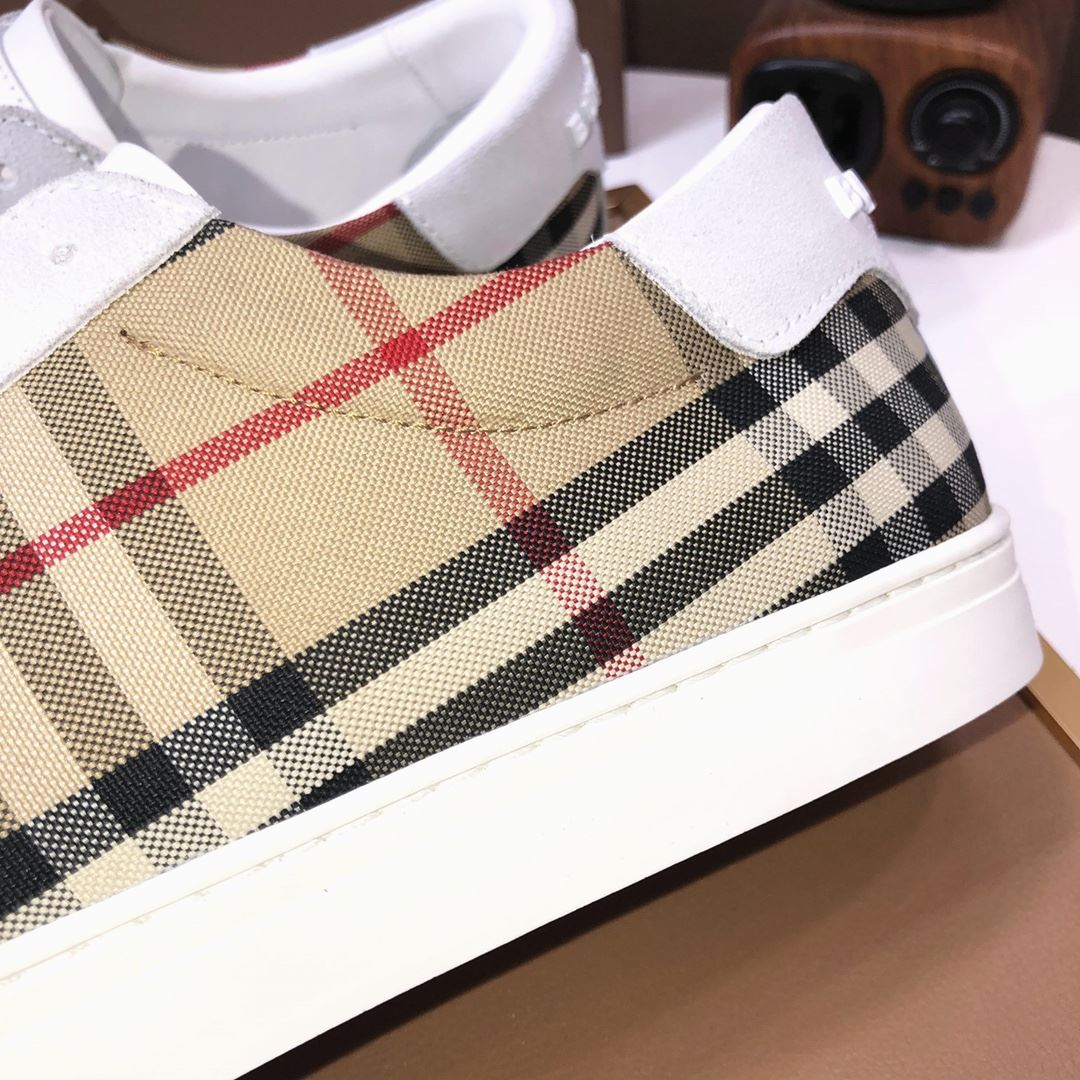 Burberry Low Shoes